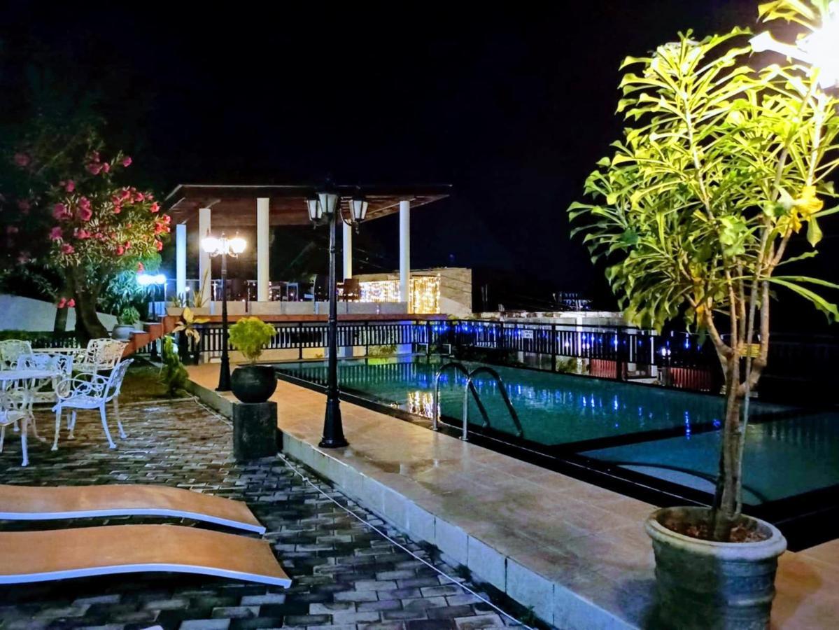 טנגלה Queens Beach Hotel מראה חיצוני תמונה