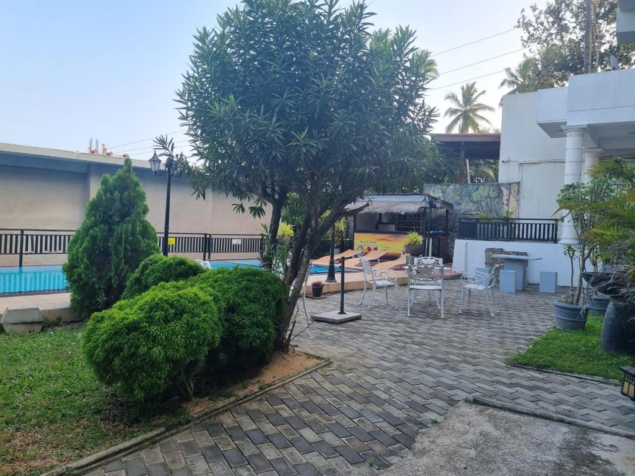 טנגלה Queens Beach Hotel מראה חיצוני תמונה