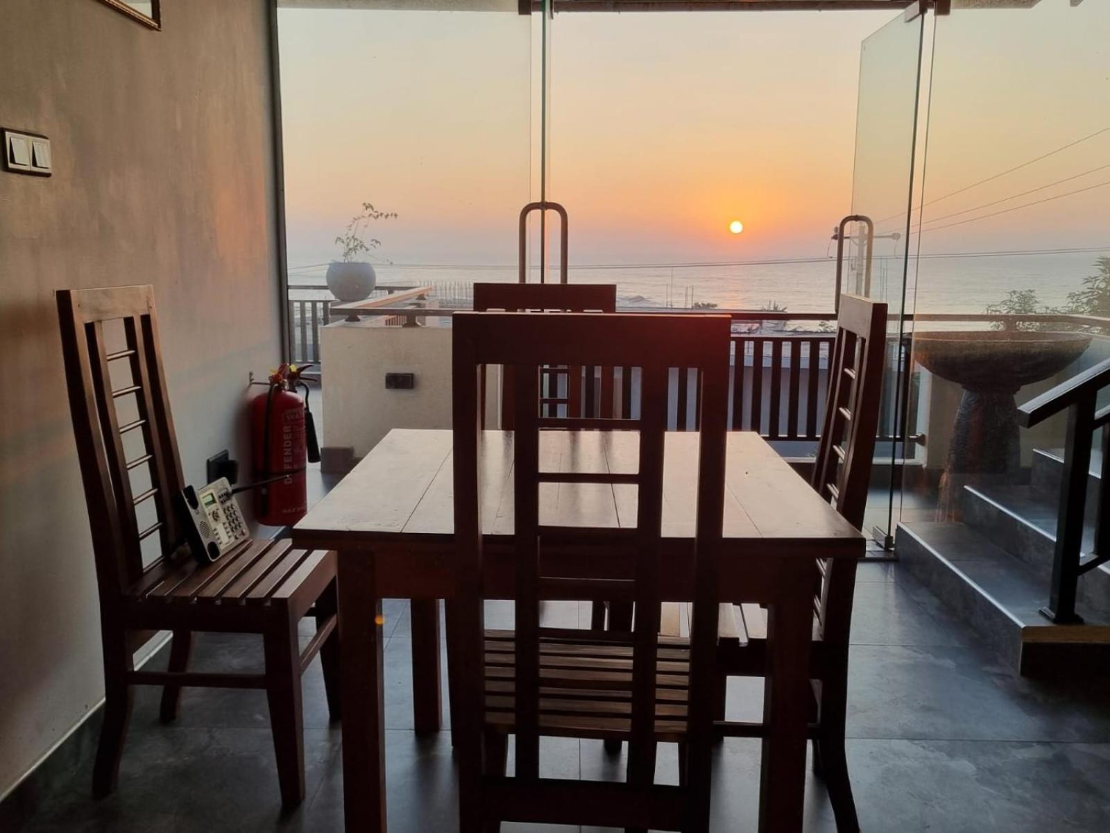 טנגלה Queens Beach Hotel מראה חיצוני תמונה
