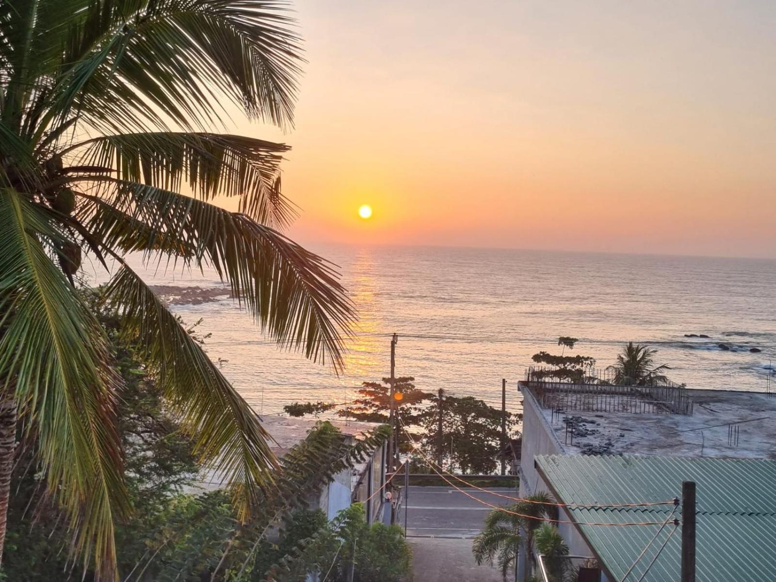 טנגלה Queens Beach Hotel מראה חיצוני תמונה