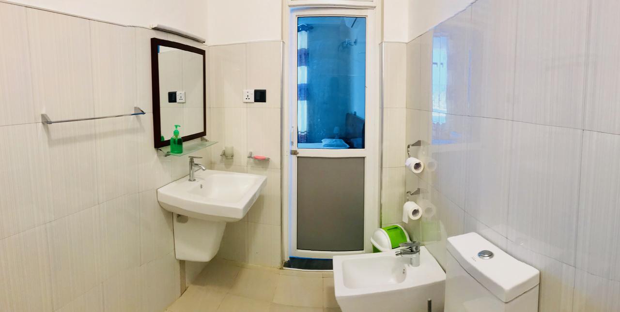 טנגלה Queens Beach Hotel מראה חיצוני תמונה