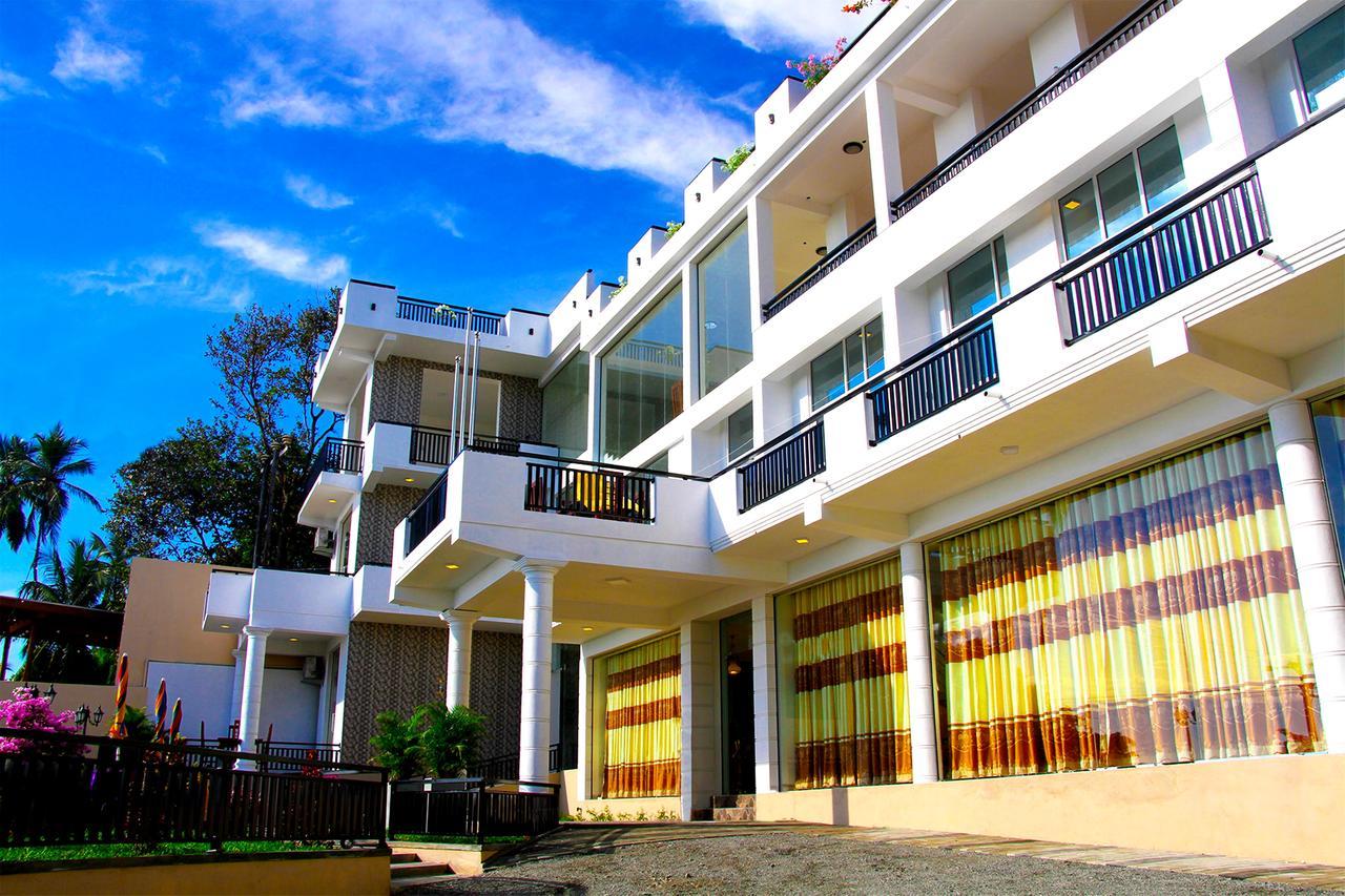 טנגלה Queens Beach Hotel מראה חיצוני תמונה