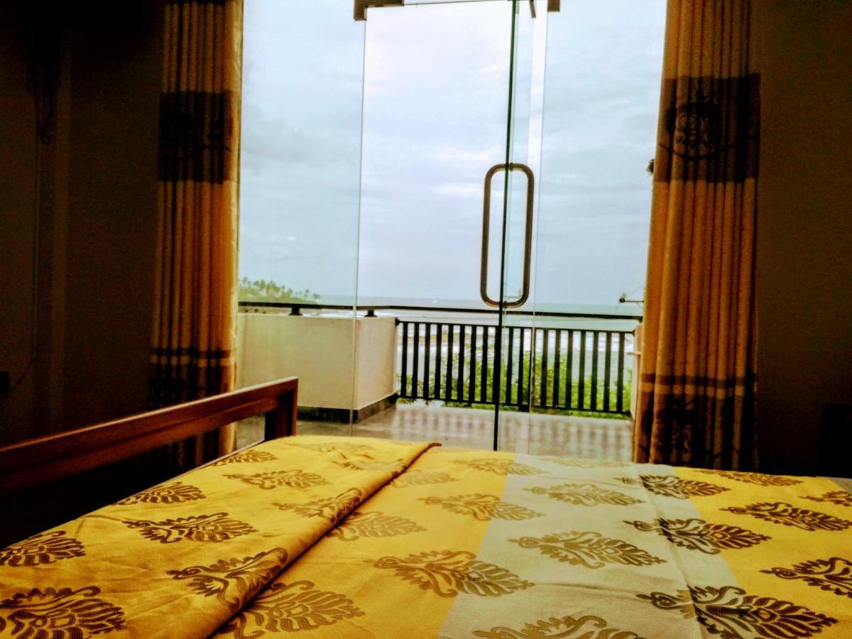 טנגלה Queens Beach Hotel מראה חיצוני תמונה
